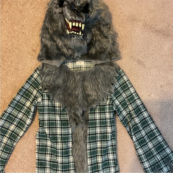 Spirit Werewolf Costume with Plaid and Fur - Picture 6 of 8
